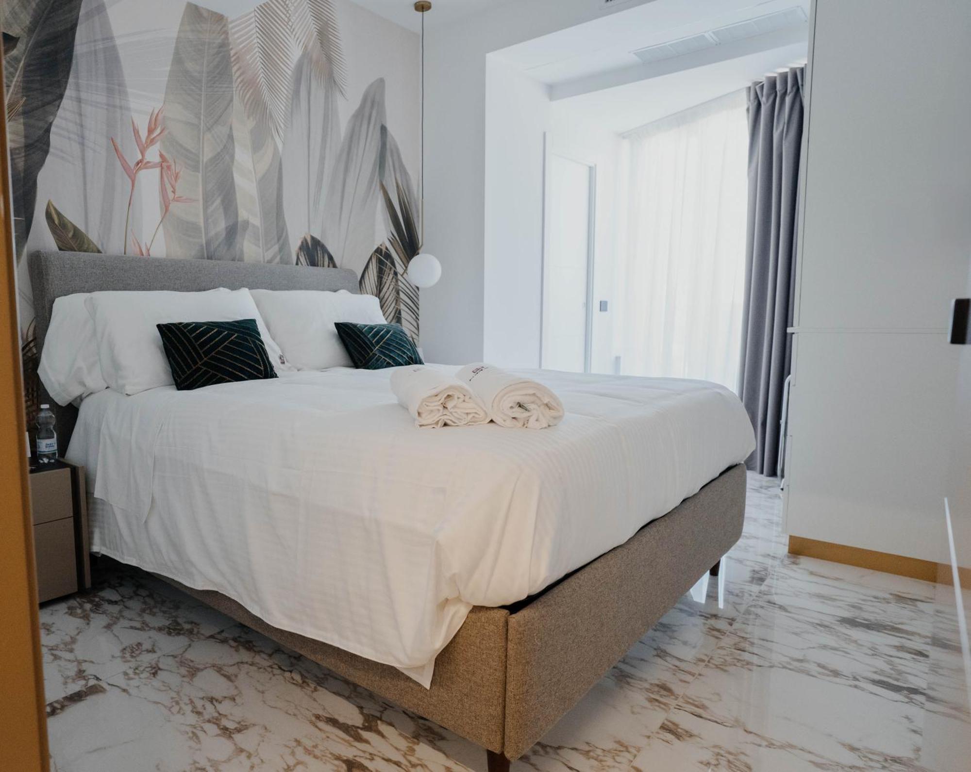Hotel Poetica Boutique Sky 4*