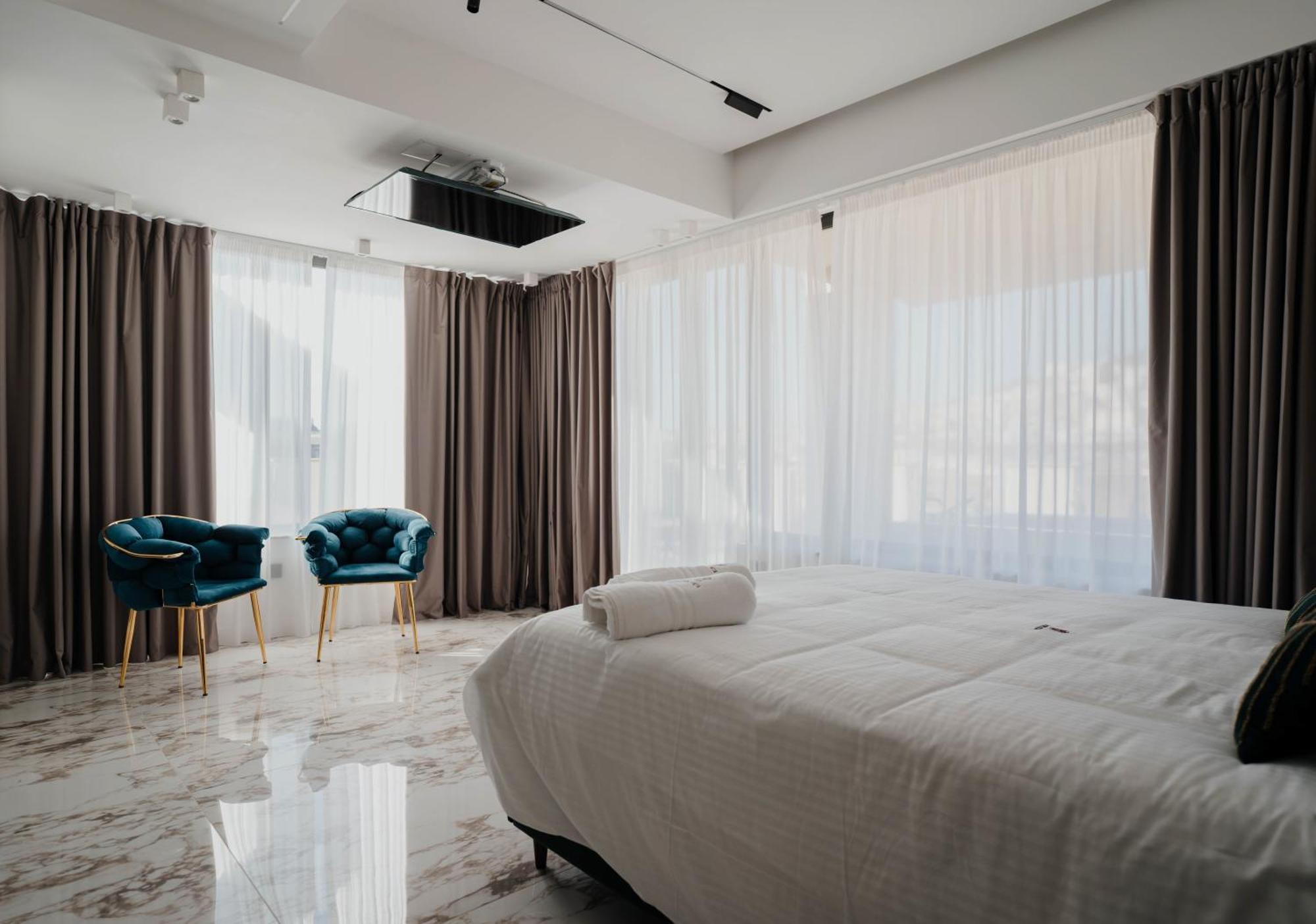 Poetica Boutique Sky 4*