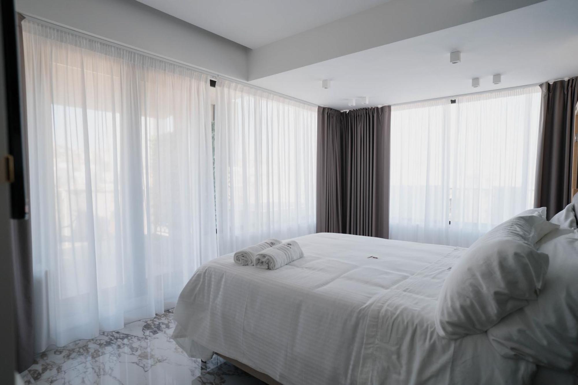 Poetica Boutique Sky