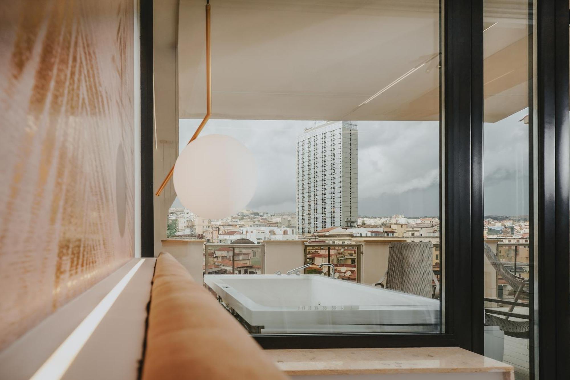 Poetica Boutique Sky Hotel 4*