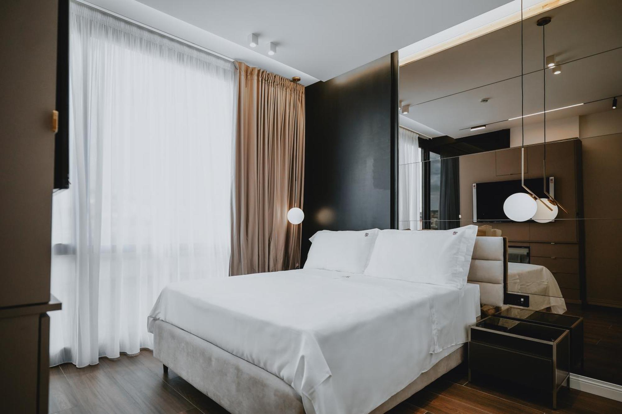 Hotel Poetica Boutique Sky 4*